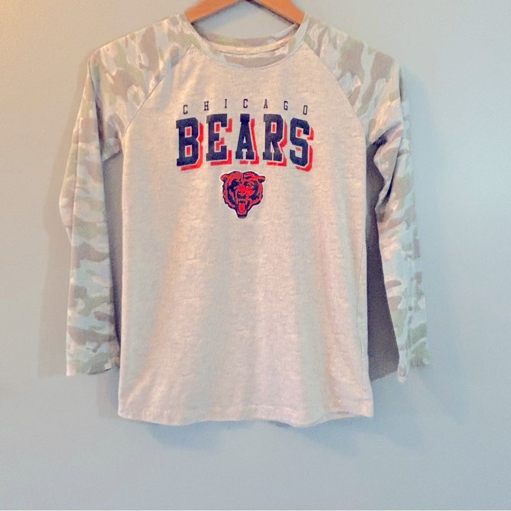Girls NFL Chicago bears long sleeve tee with camouflage - Size Lg 10/12
